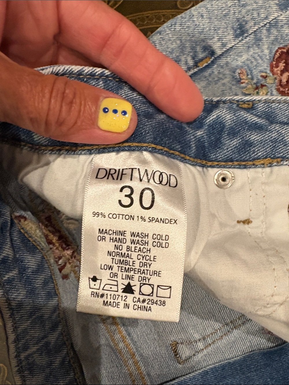 Driftwood Embroidered Denim Shorts - Size 30 - Picture 3 of 9
